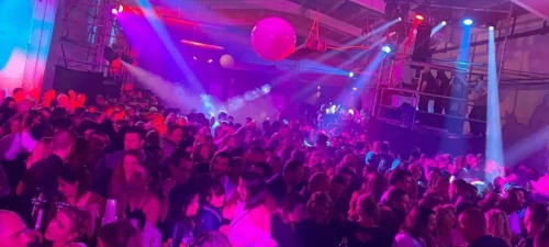 Soirée endiablée dans la discothèque Radioclub